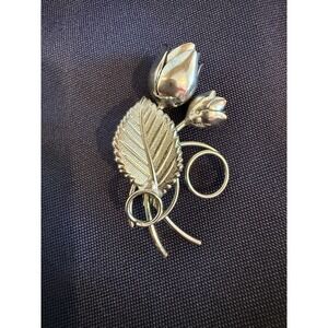 Vintage Silver Tone Floral Pin/Brooch With Dimensional Petals